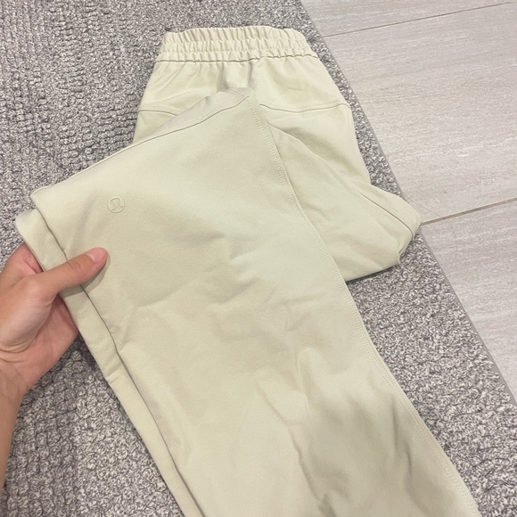 Lululemon ABC Jogger DWR
Natural Ivory size medium - Picture 8 of 9